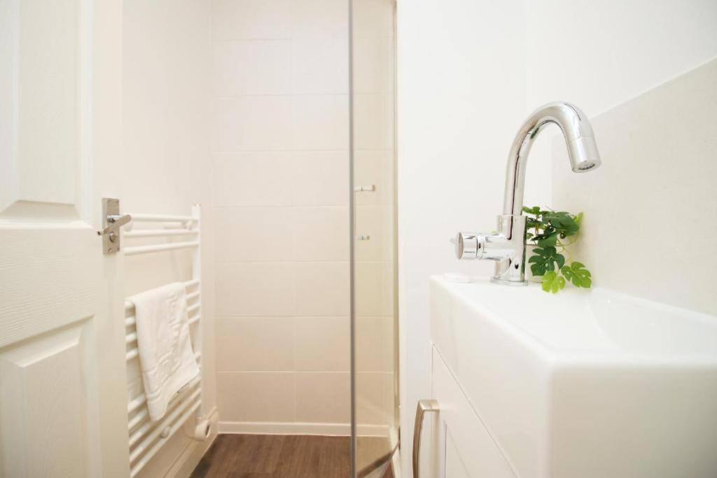 16 North Road Flat 3 By Mia Living Free Parking On Site Apartment